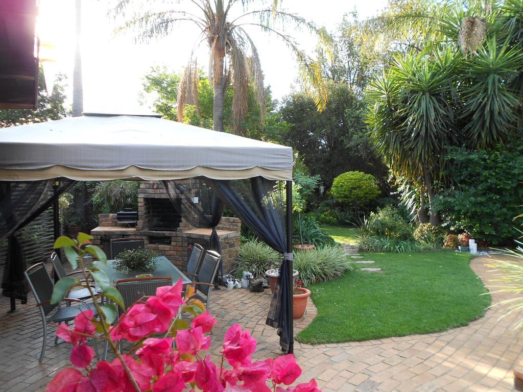 Old Umtali Guest House Johannesburg Exterior foto